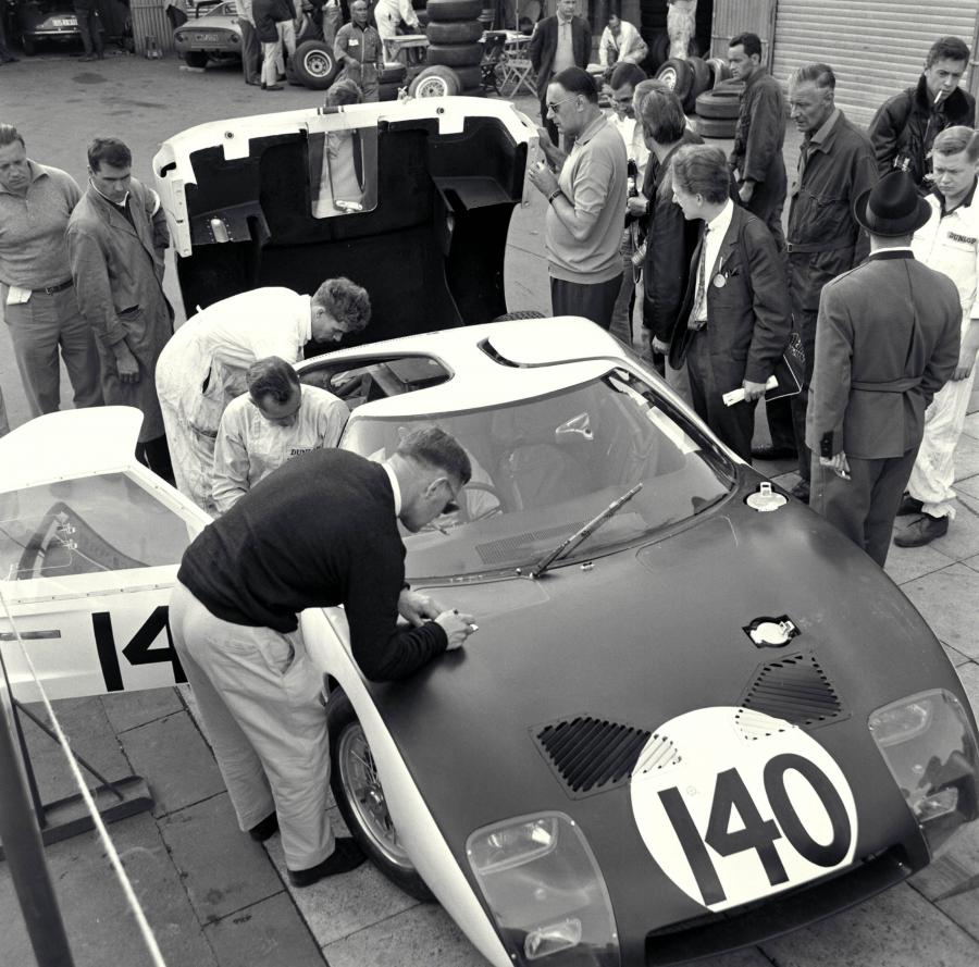  Ford GT40 (Mk I) 1965 года  (фото 38 из 66)